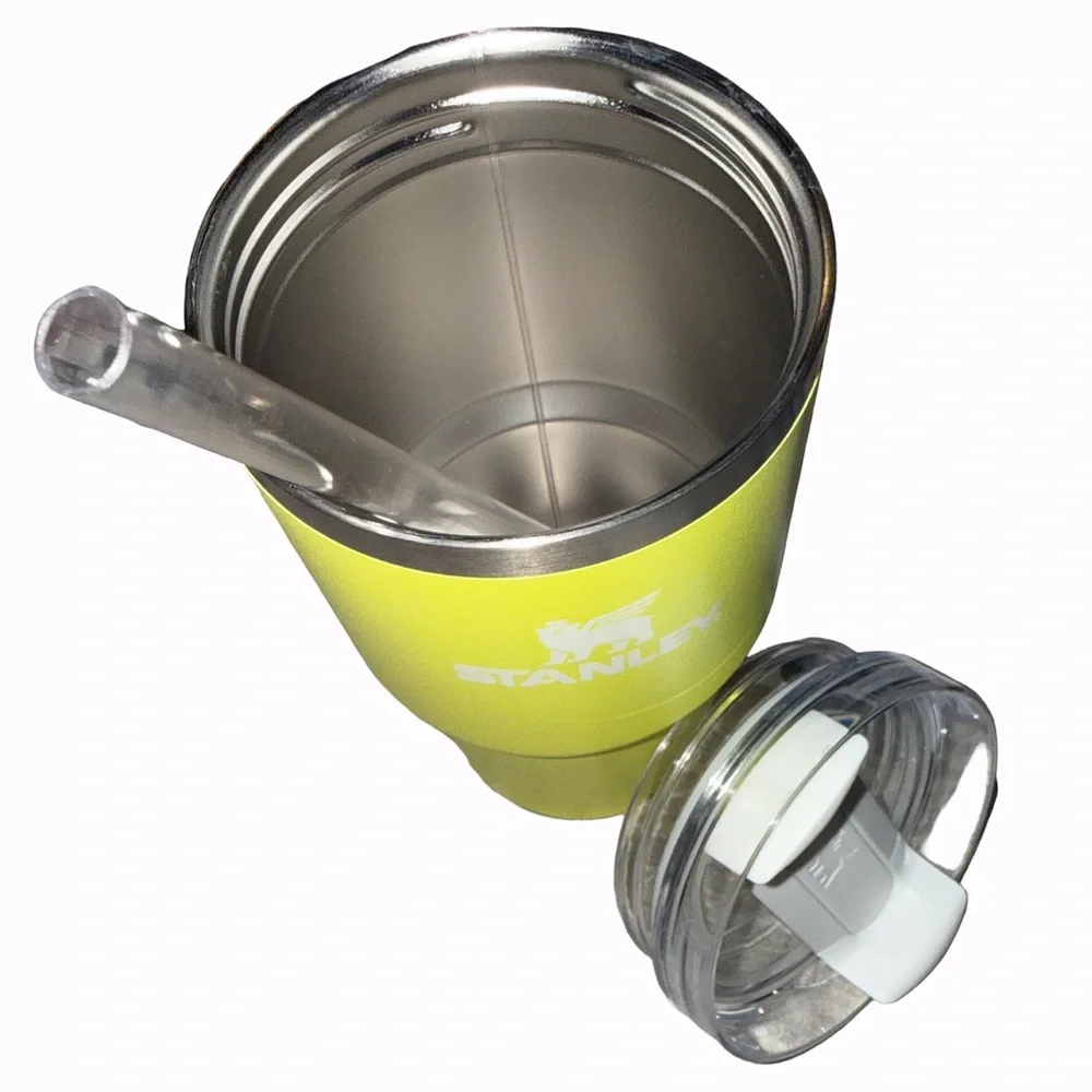 Stanley Quencher H2.0 FlowState
20 oz Tumbler
Citron
Brand New - NWOT - Picture 7 of 7